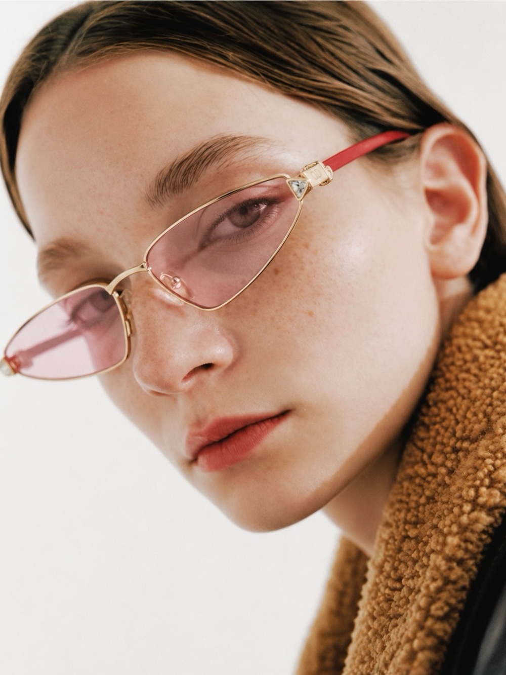 New Valentino VG0035S 002 Slim Cat-Eye Sunglasses in Red and Gold Authentic